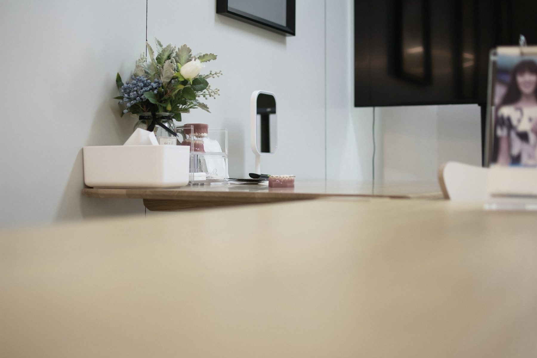 The reception desk with flowers