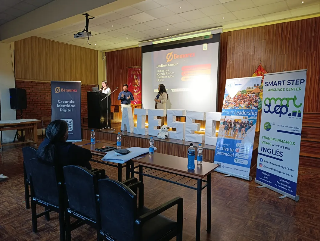 AIESEC Carrera Global 2025 — 8